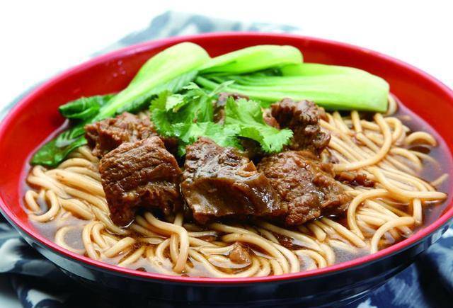 R1. Braised Beef Noodle Soup (老汤牛肉面)